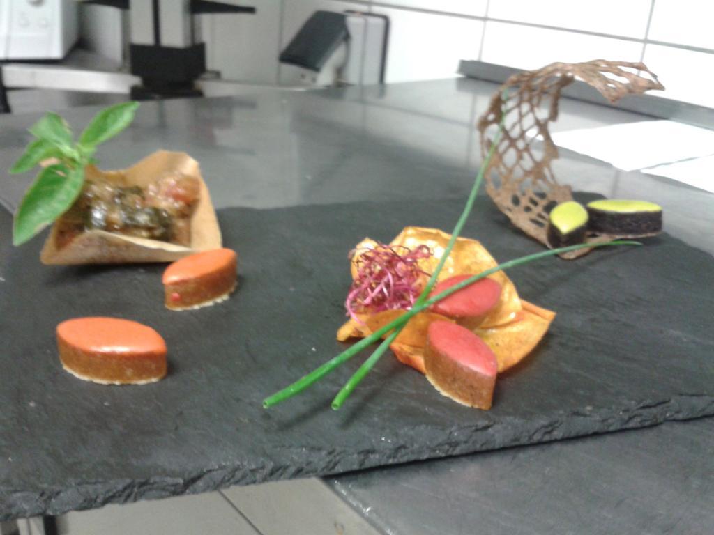 Logis Hotel & Spa Dejeunez Sous L'Arbre ルセ エクステリア 写真